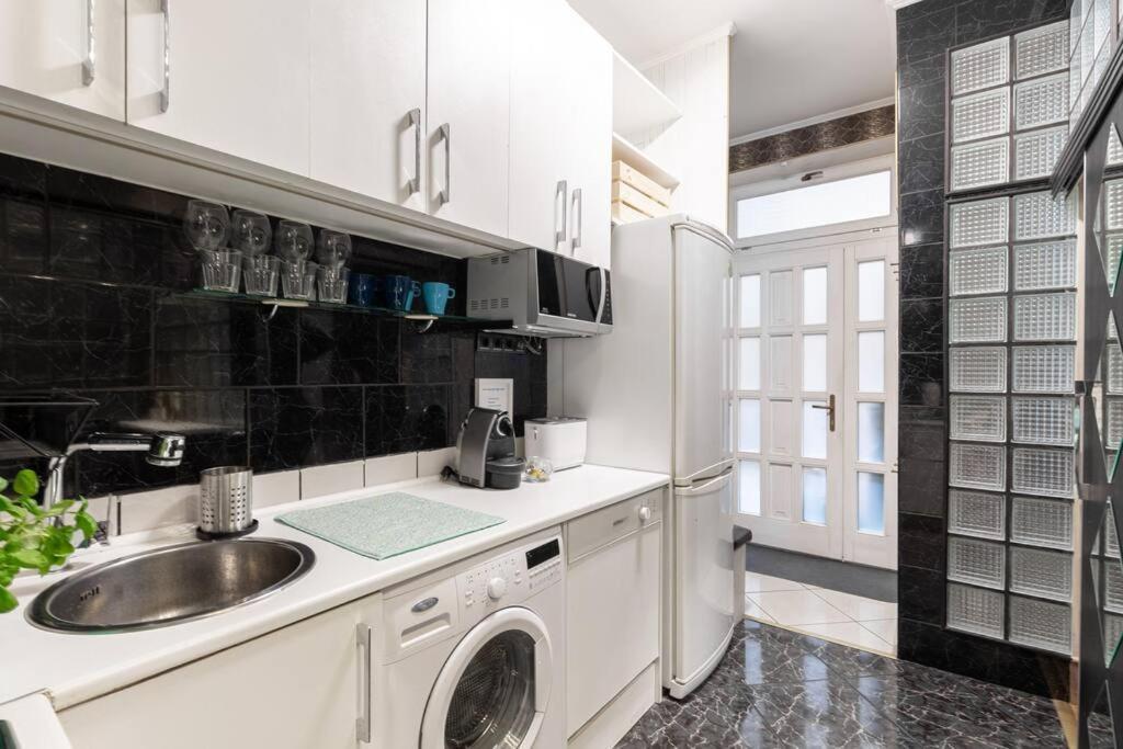 Stylish Central Budapest Apartment Exterior photo